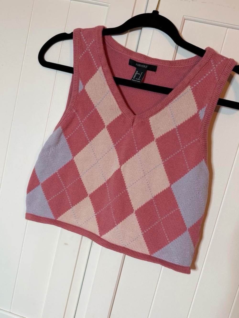 Forever 21 Pink & Lavender Argyle V-Neck Cropped sweater vest